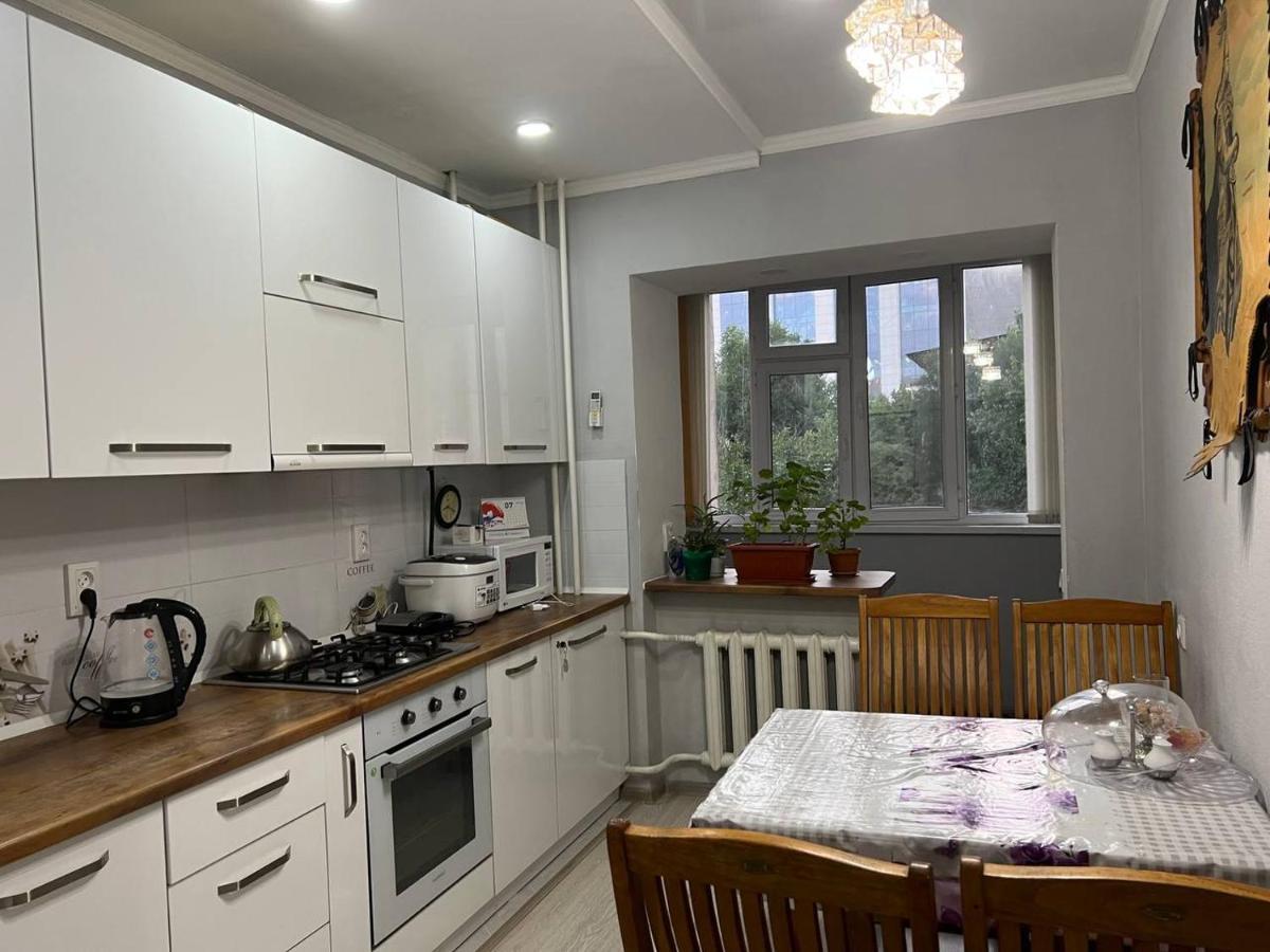 Downtown Homestay Bischkek Exterior foto